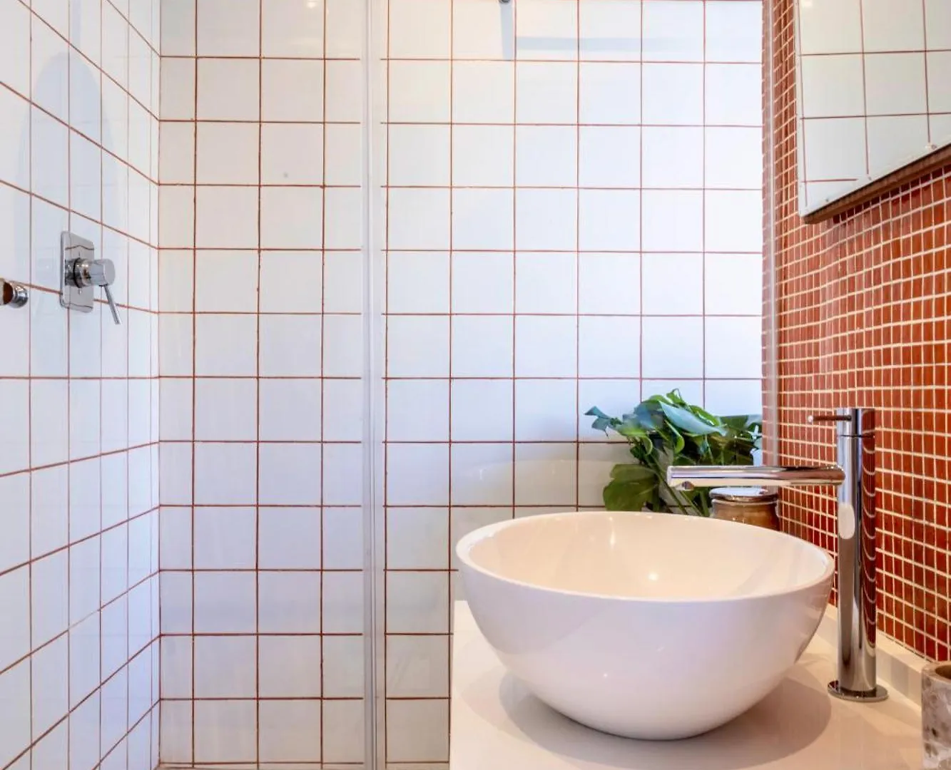 Newly Renovated 2 Bedroom, Central, Secure, Acs And Views! Cape Town Apartment